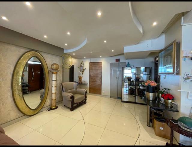 6 BEDROOM APARTMENT FOR SALE IN NORTH BEACH